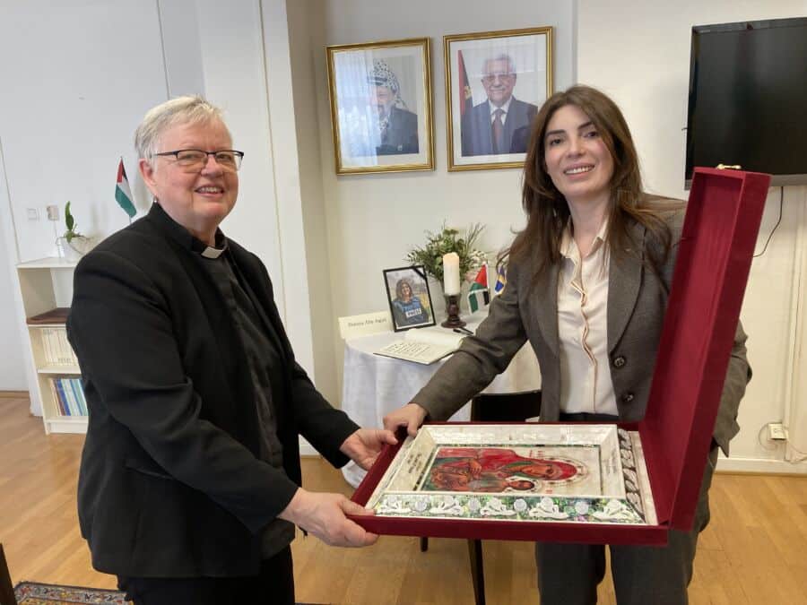 63E267A1-8F4D-4A67-B640-9E06664BBDC6