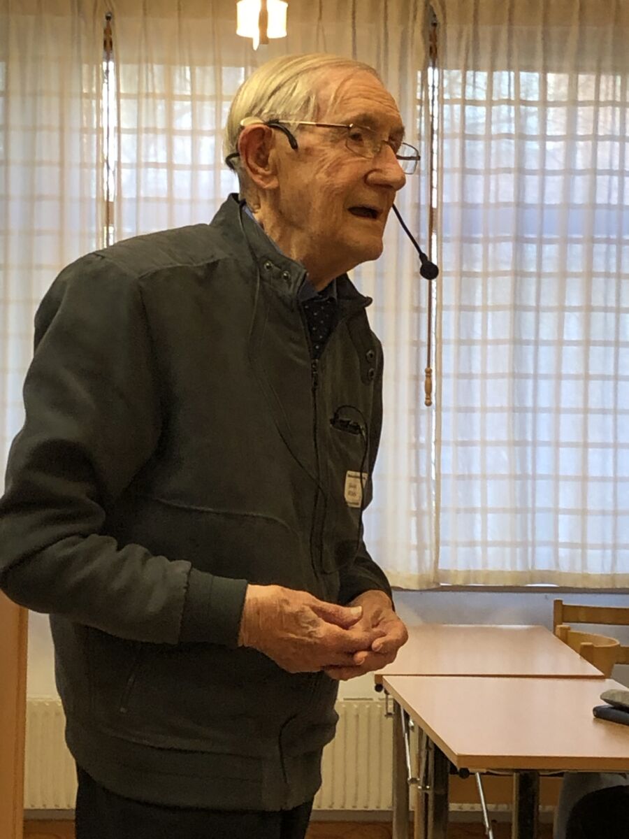 E6CE7B48-51A8-4F3E-934B-7CD55CB217FE