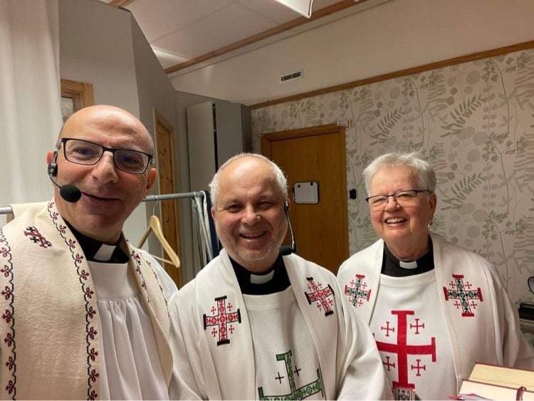 F91AF119-6759-4E64-AC4D-2146015C80AE